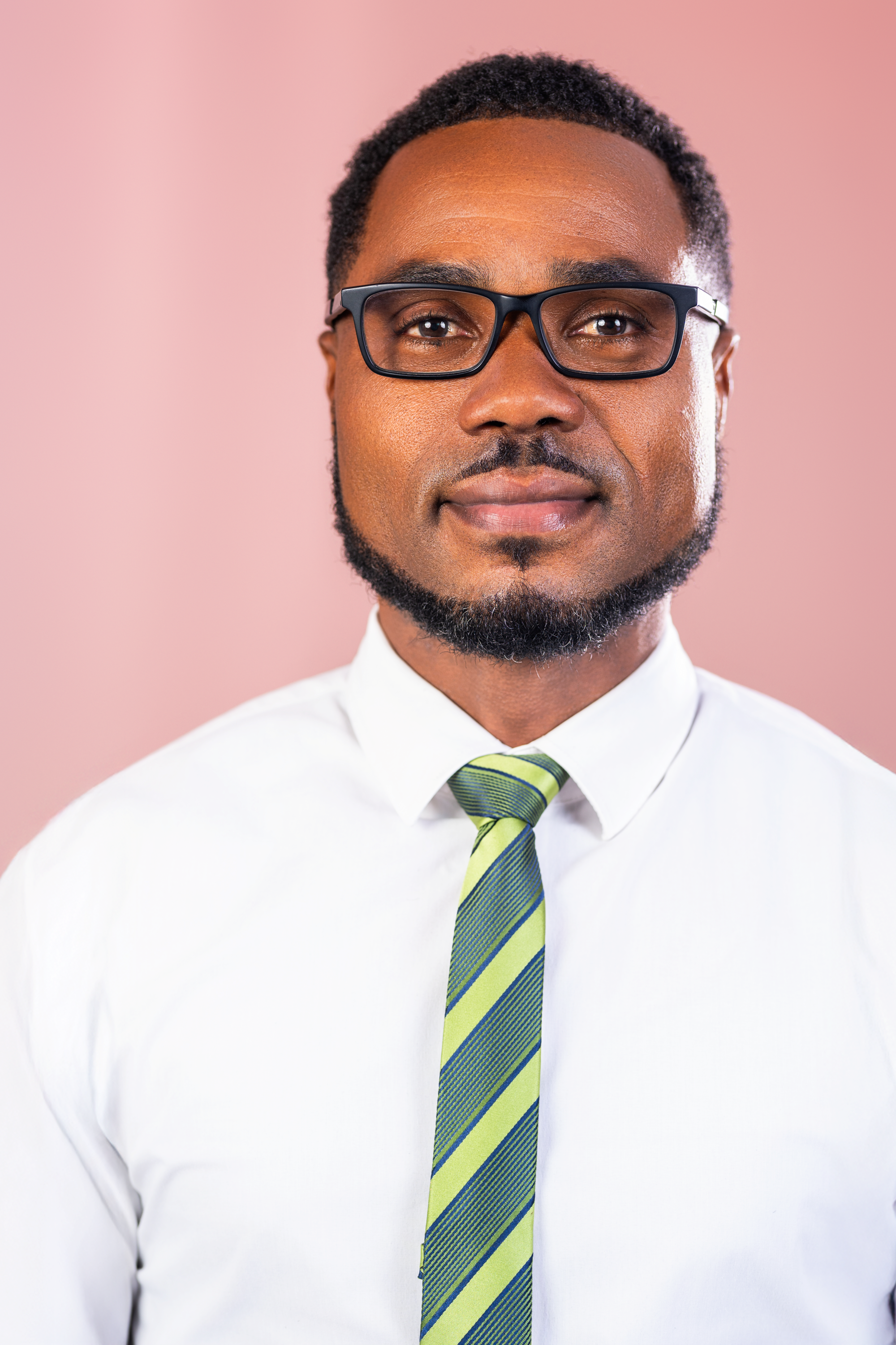 Mr Kenneth Albert